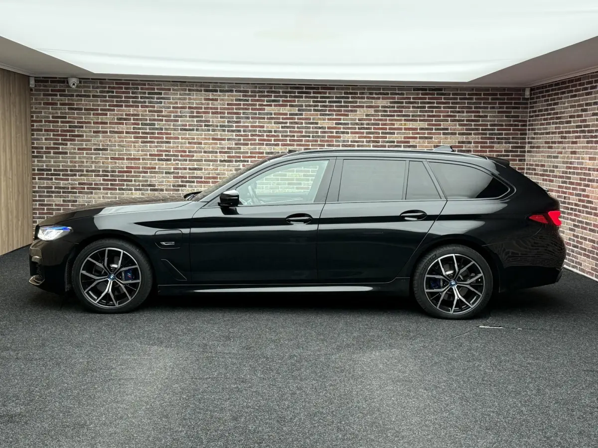 530e High Executive Onderhoud tot 2-2029 of 143.000km incl.