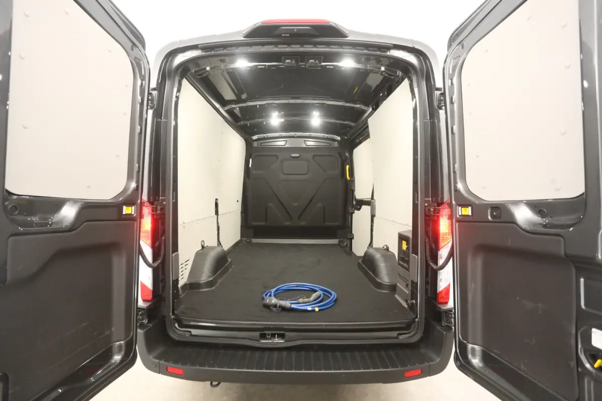 L2H2 68 kWh 184PK | Snelladen | SOH 97% | Clima | Cruise | Carplay | 3 Zits | Navi | Parkeersens.