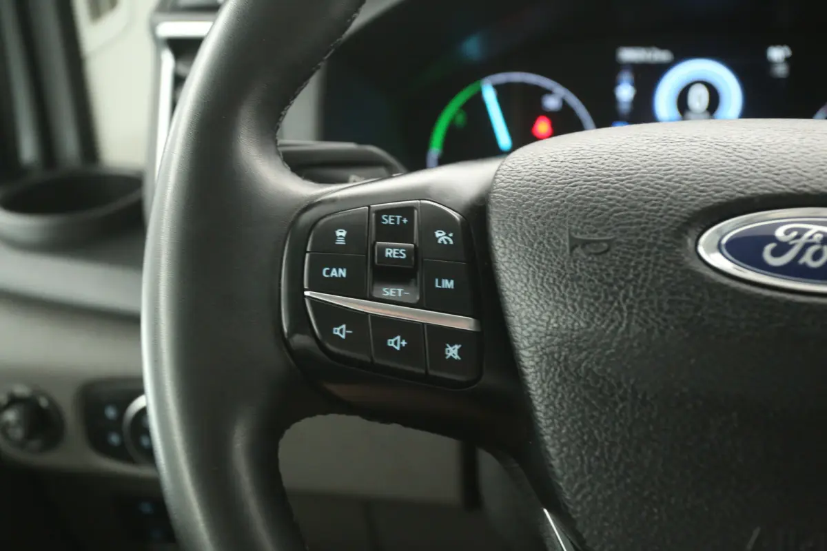 L2H2 68 kWh 184PK | Snelladen | SOH 97% | Clima | Cruise | Carplay | 3 Zits | Navi | Parkeersens.