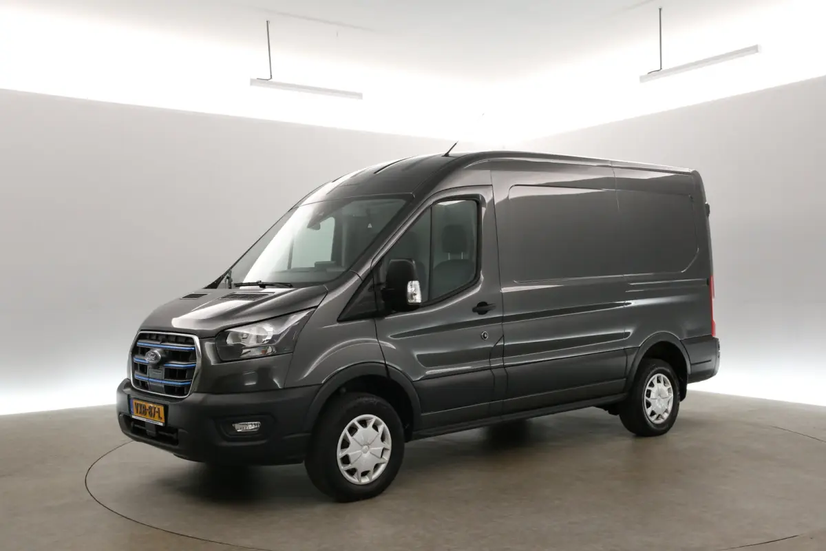 L2H2 68 kWh 184PK | Snelladen | SOH 97% | Clima | Cruise | Carplay | 3 Zits | Navi | Parkeersens.