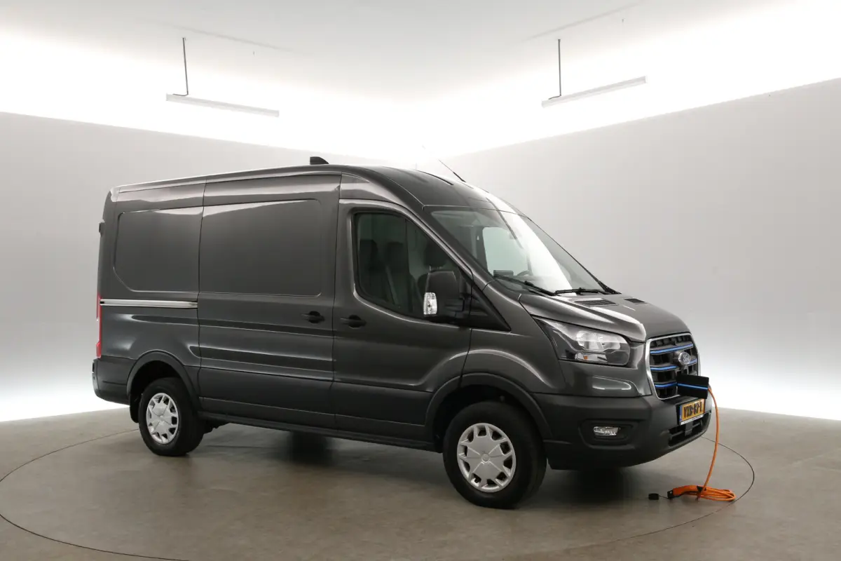 L2H2 68 kWh 184PK | Snelladen | SOH 97% | Clima | Cruise | Carplay | 3 Zits | Navi | Parkeersens.