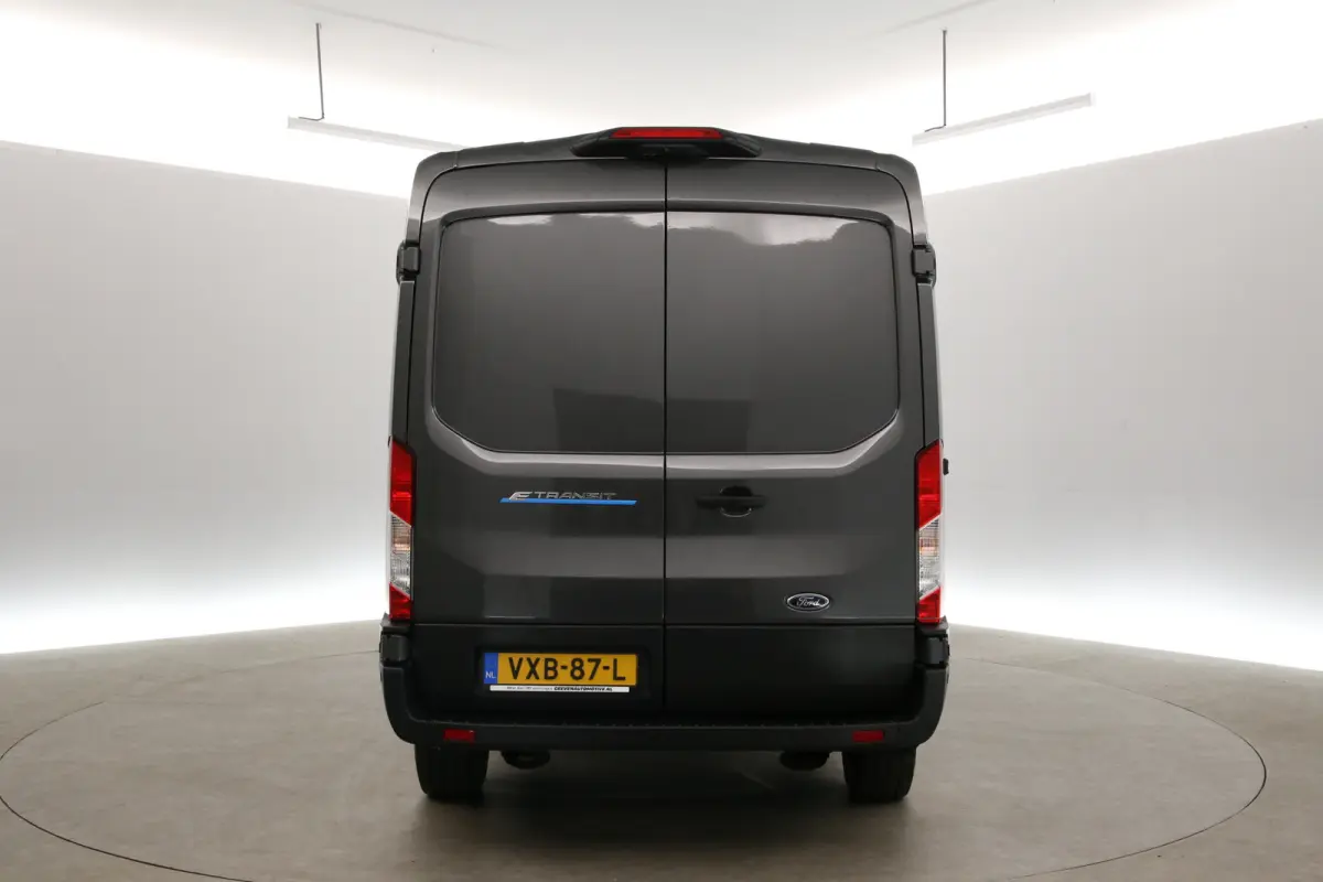 L2H2 68 kWh 184PK | Snelladen | SOH 97% | Clima | Cruise | Carplay | 3 Zits | Navi | Parkeersens.