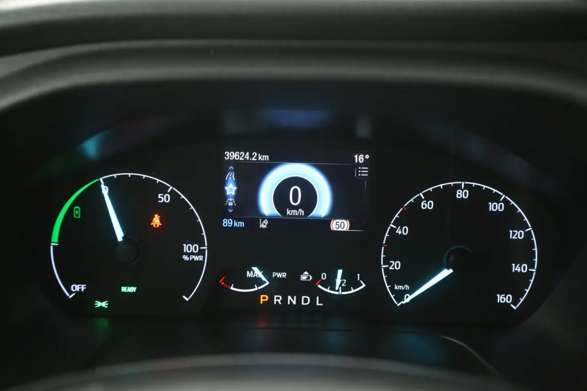 L2H2 68 kWh 184PK | Snelladen | SOH 97% | Clima | Cruise | Carplay | 3 Zits | Navi | Parkeersens.