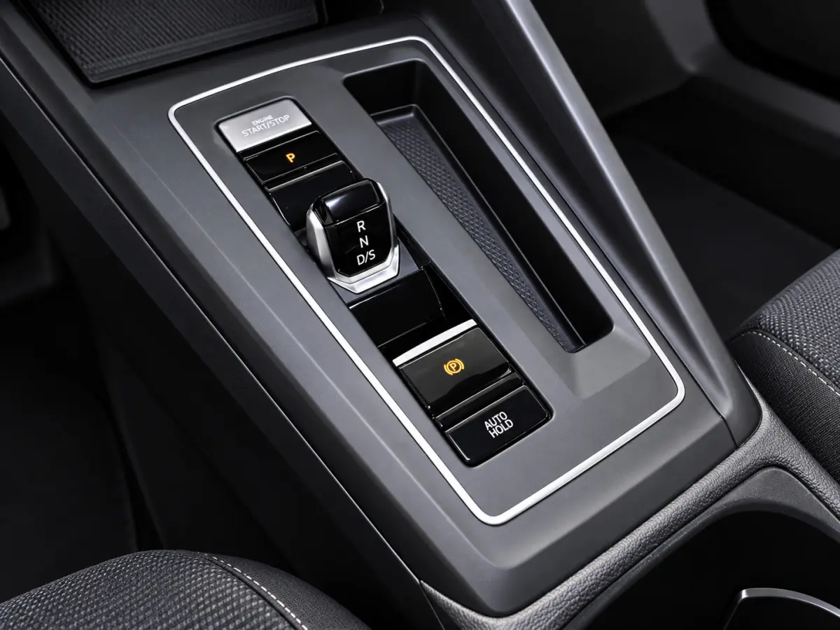 1.0 eTSI | PDC | Stuur- en stoelverwarming | Apple CarPlay