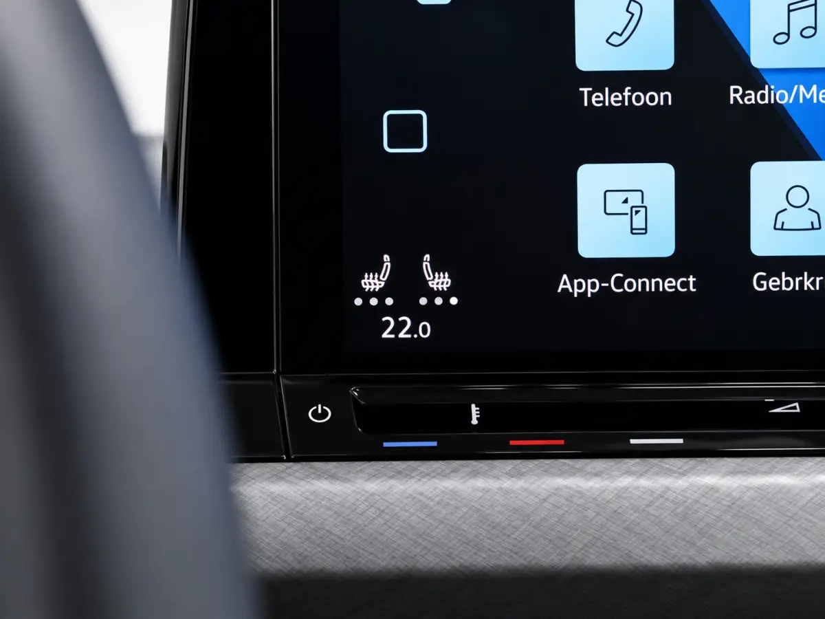 1.0 eTSI | PDC | Stuur- en stoelverwarming | Apple CarPlay