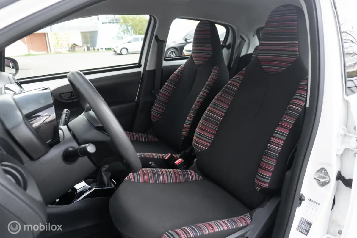 1.0 VTi Shine |Stoelverwarming|Camera|Carplay