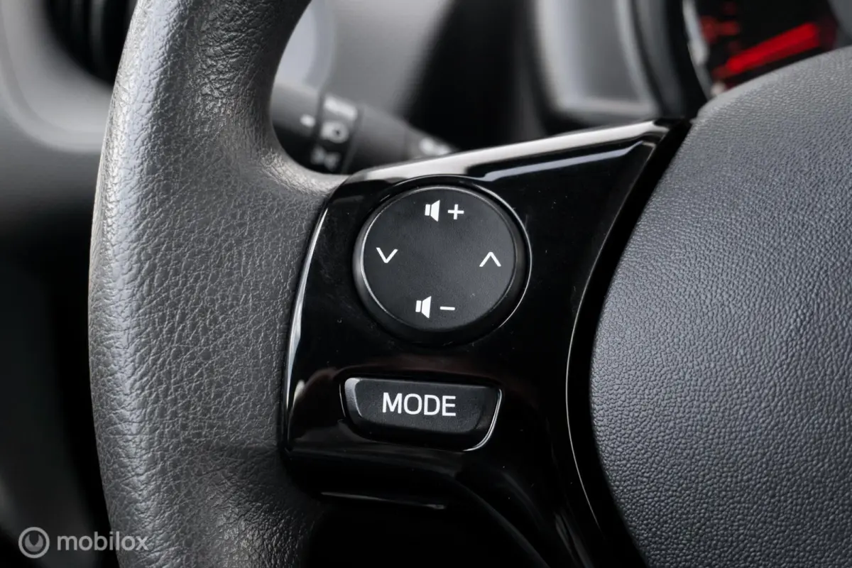 1.0 VTi Shine |Stoelverwarming|Camera|Carplay