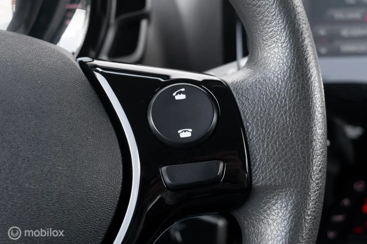 1.0 VTi Shine |Stoelverwarming|Camera|Carplay