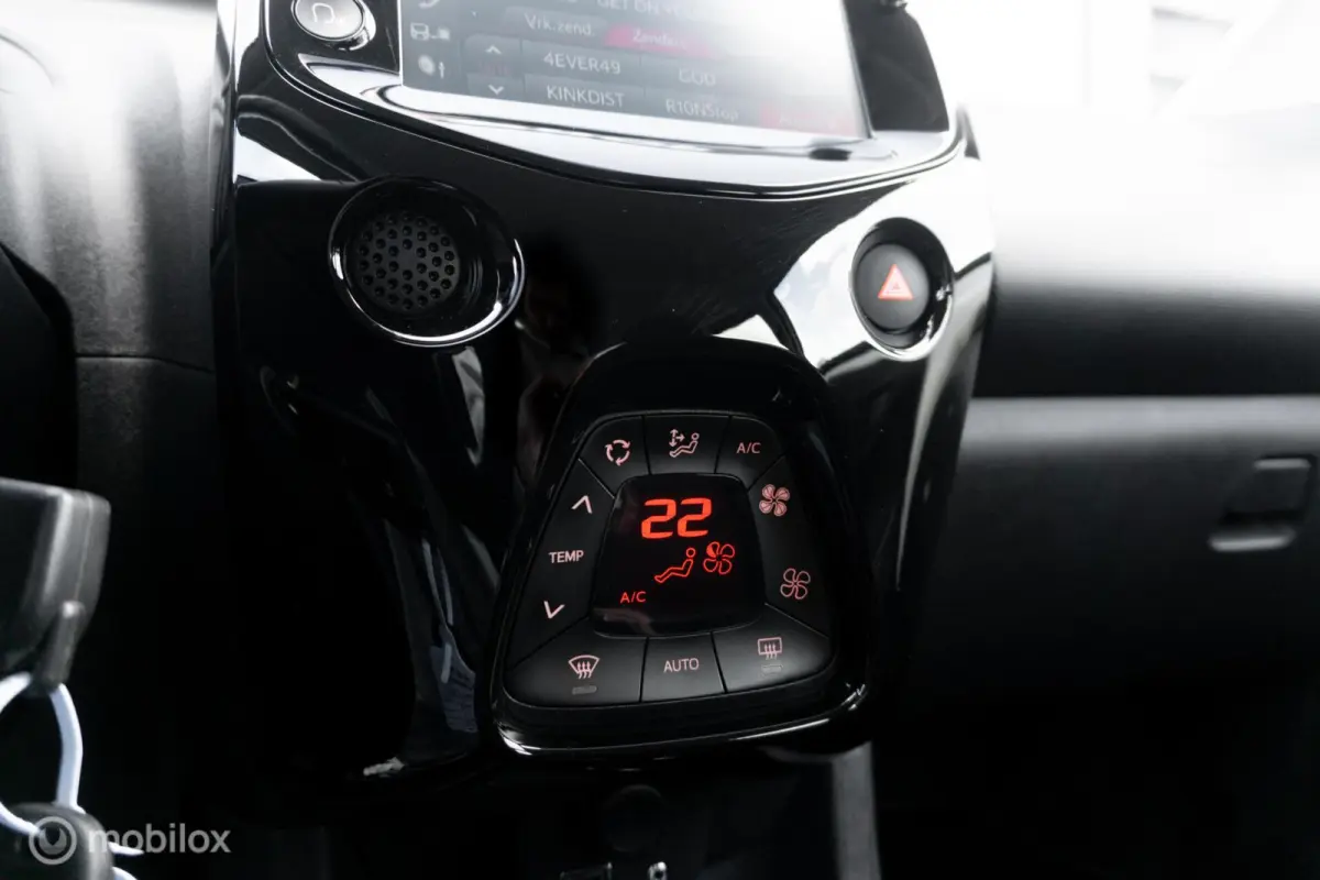 1.0 VTi Shine |Stoelverwarming|Camera|Carplay