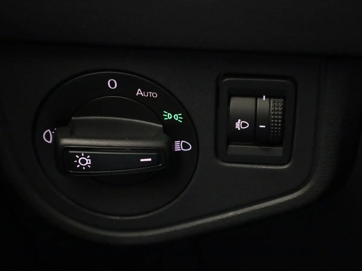 1.0 TSI Life Business 95 PK | Navigatie | Parkeersensoren | Stoelverwarming | Adaptive Cruise Control | Apple Carplay | Android Auto | Digital Cockpit Pro | Climate Control |