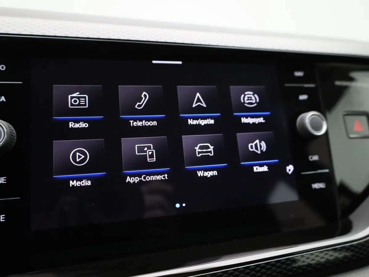 1.0 TSI Life Business 95 PK | Navigatie | Parkeersensoren | Stoelverwarming | Adaptive Cruise Control | Apple Carplay | Android Auto | Digital Cockpit Pro | Climate Control |