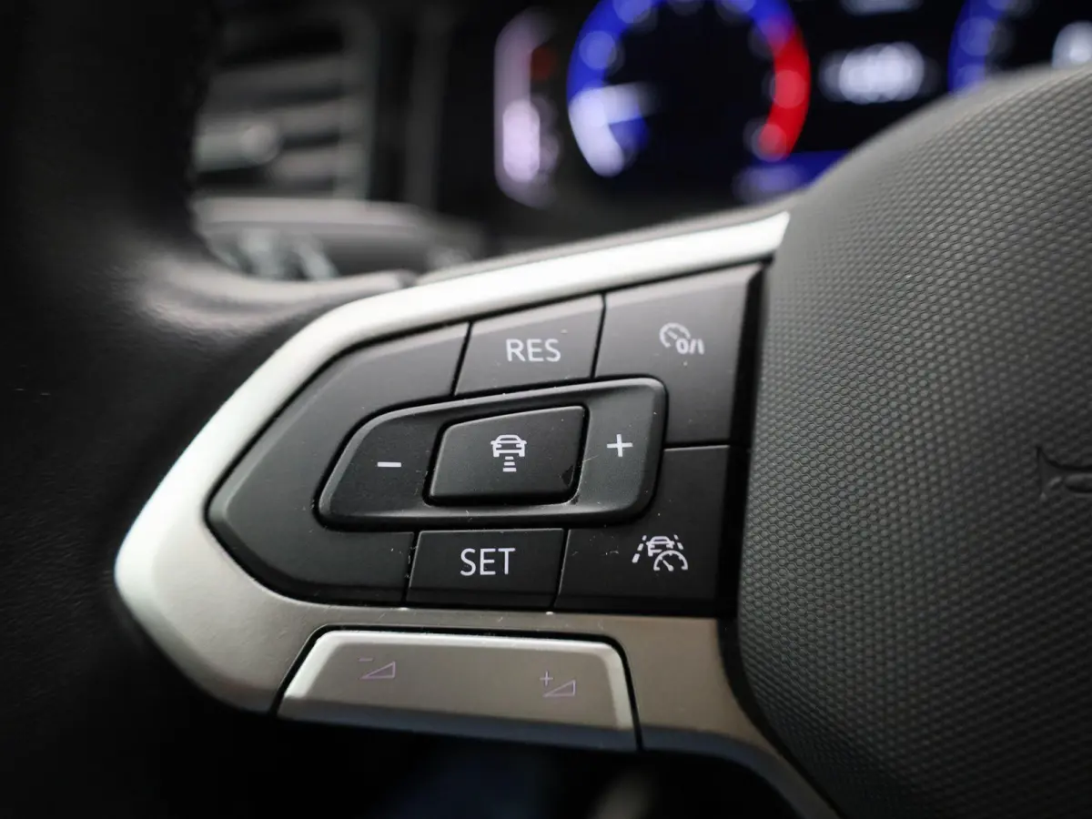 1.0 TSI Life Business 95 PK | Navigatie | Parkeersensoren | Stoelverwarming | Adaptive Cruise Control | Apple Carplay | Android Auto | Digital Cockpit Pro | Climate Control |