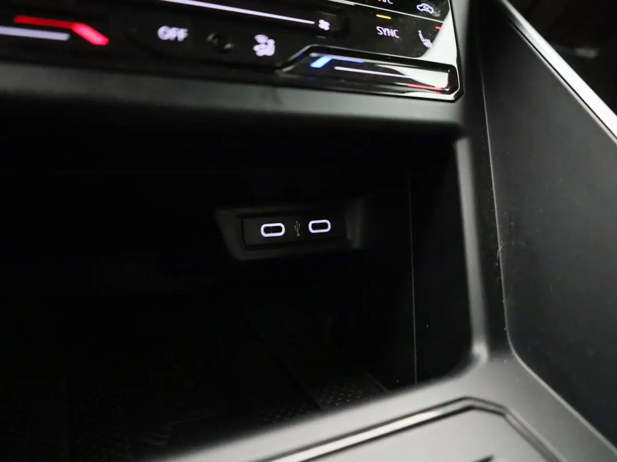 1.0 TSI Life Business 95 PK | Navigatie | Parkeersensoren | Stoelverwarming | Adaptive Cruise Control | Apple Carplay | Android Auto | Digital Cockpit Pro | Climate Control |