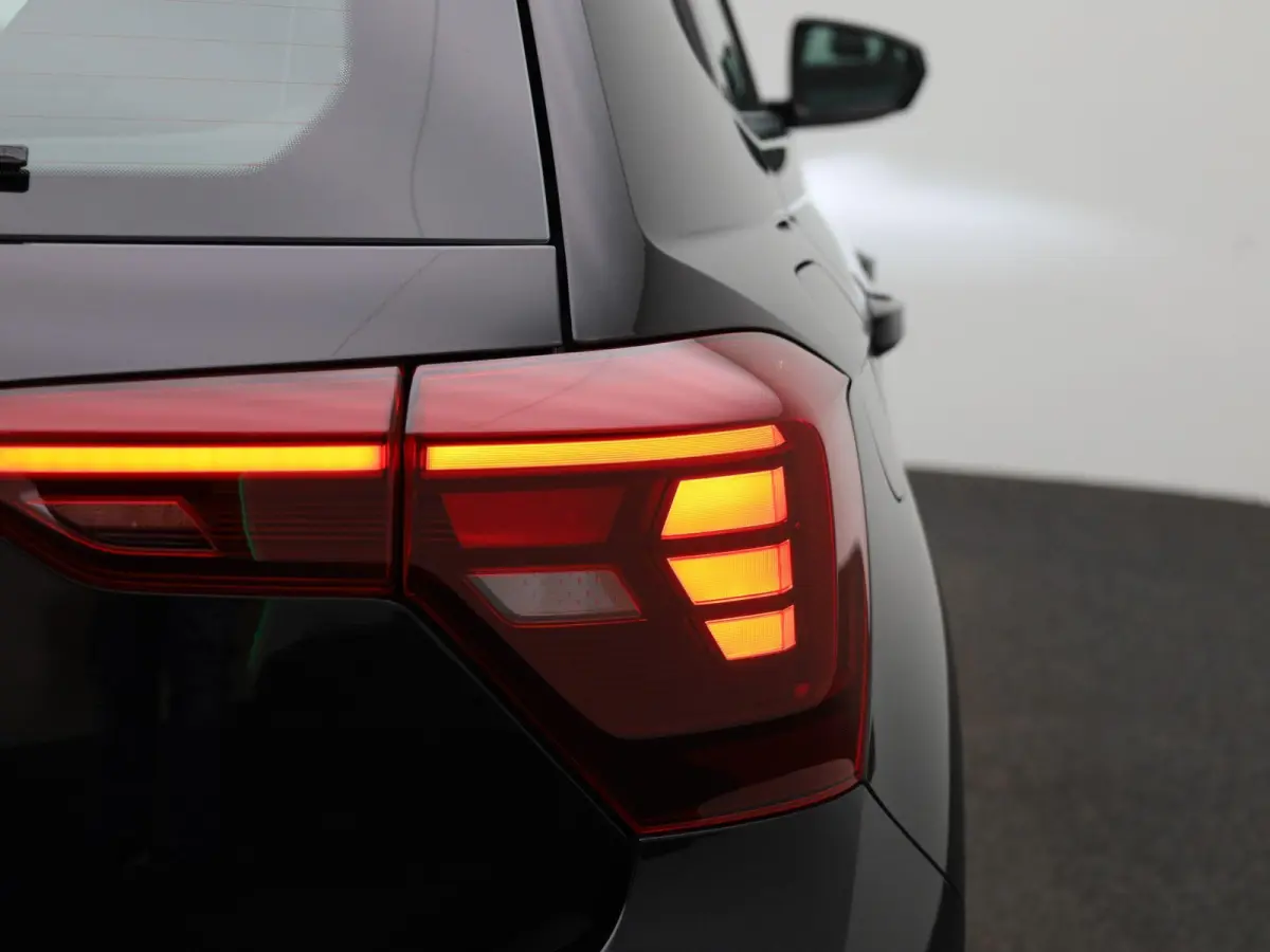 1.0 TSI Life Business 95 PK | Navigatie | Parkeersensoren | Stoelverwarming | Adaptive Cruise Control | Apple Carplay | Android Auto | Digital Cockpit Pro | Climate Control |