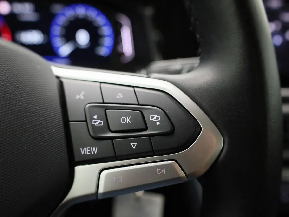 1.0 TSI Life Business 95 PK | Navigatie | Parkeersensoren | Stoelverwarming | Adaptive Cruise Control | Apple Carplay | Android Auto | Digital Cockpit Pro | Climate Control |