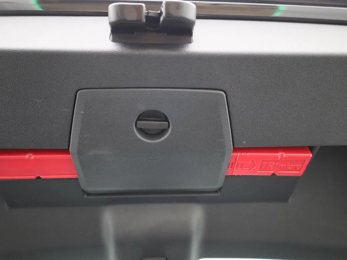 1.0 TSI Life Business 95 PK | Navigatie | Parkeersensoren | Stoelverwarming | Adaptive Cruise Control | Apple Carplay | Android Auto | Digital Cockpit Pro | Climate Control |
