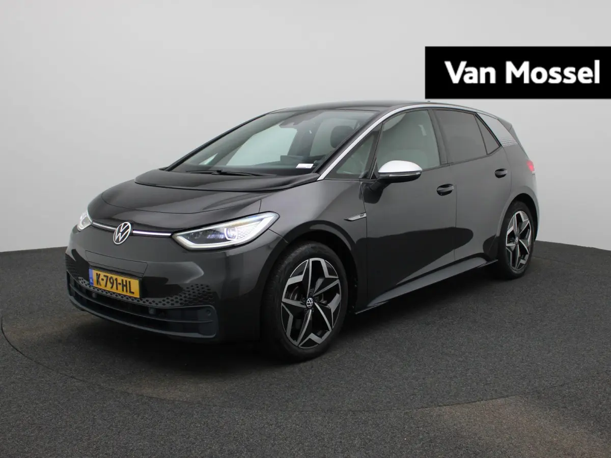 First Plus 58 kWh 204 PK | Automaat | Navigatie | Camera | Stoelverwarming | Keyless | Adaptive Cruise Control | Parkeersensoren | Apple Carplay | Android Auto | LED Matrix |