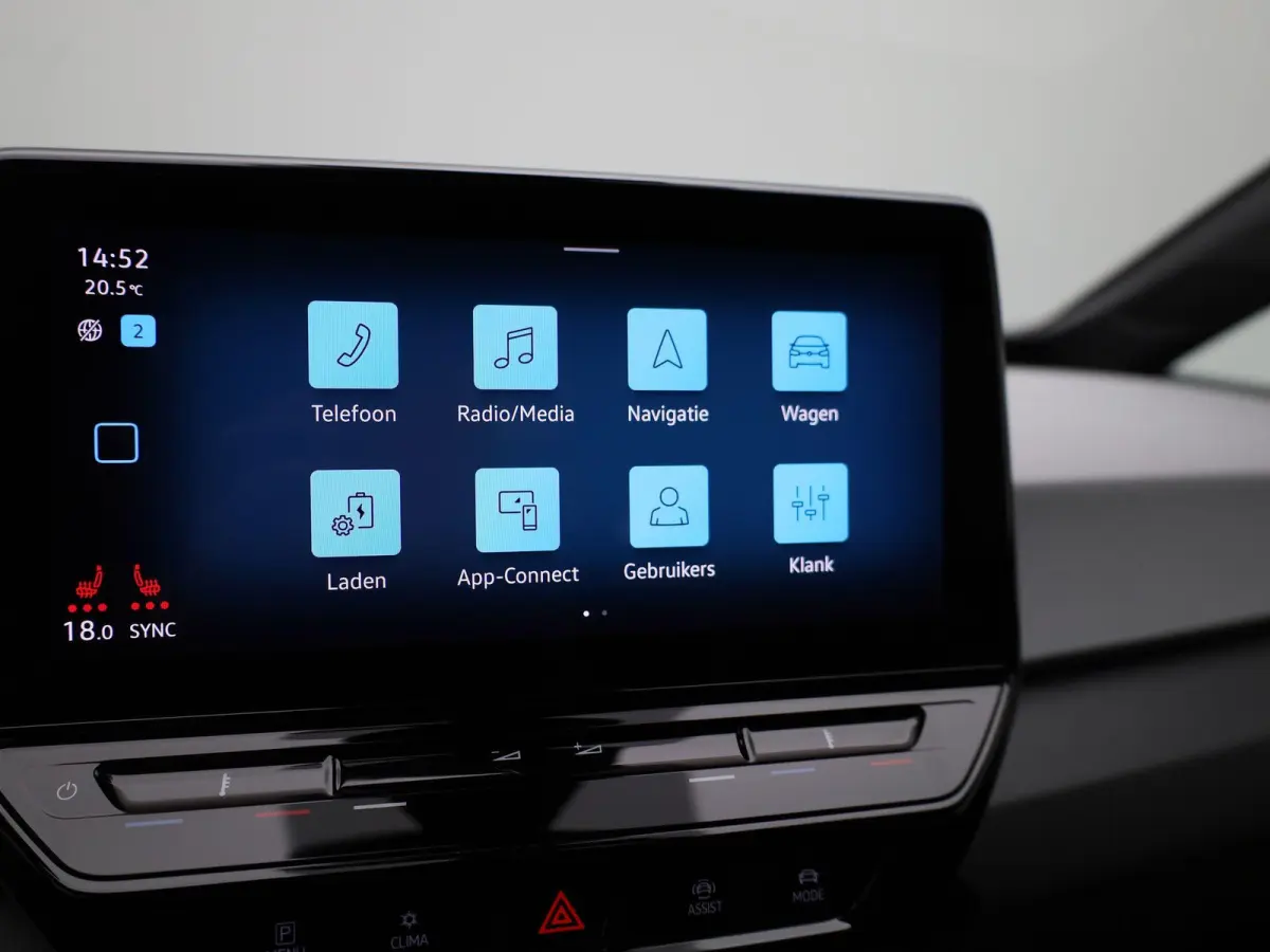 First Plus 58 kWh 204 PK | Automaat | Navigatie | Camera | Stoelverwarming | Keyless | Adaptive Cruise Control | Parkeersensoren | Apple Carplay | Android Auto | LED Matrix |