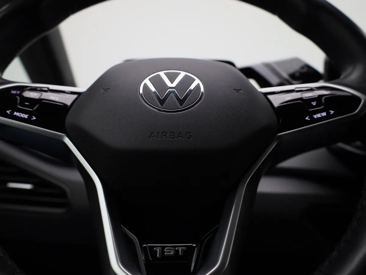 First Plus 58 kWh 204 PK | Automaat | Navigatie | Camera | Stoelverwarming | Keyless | Adaptive Cruise Control | Parkeersensoren | Apple Carplay | Android Auto | LED Matrix |