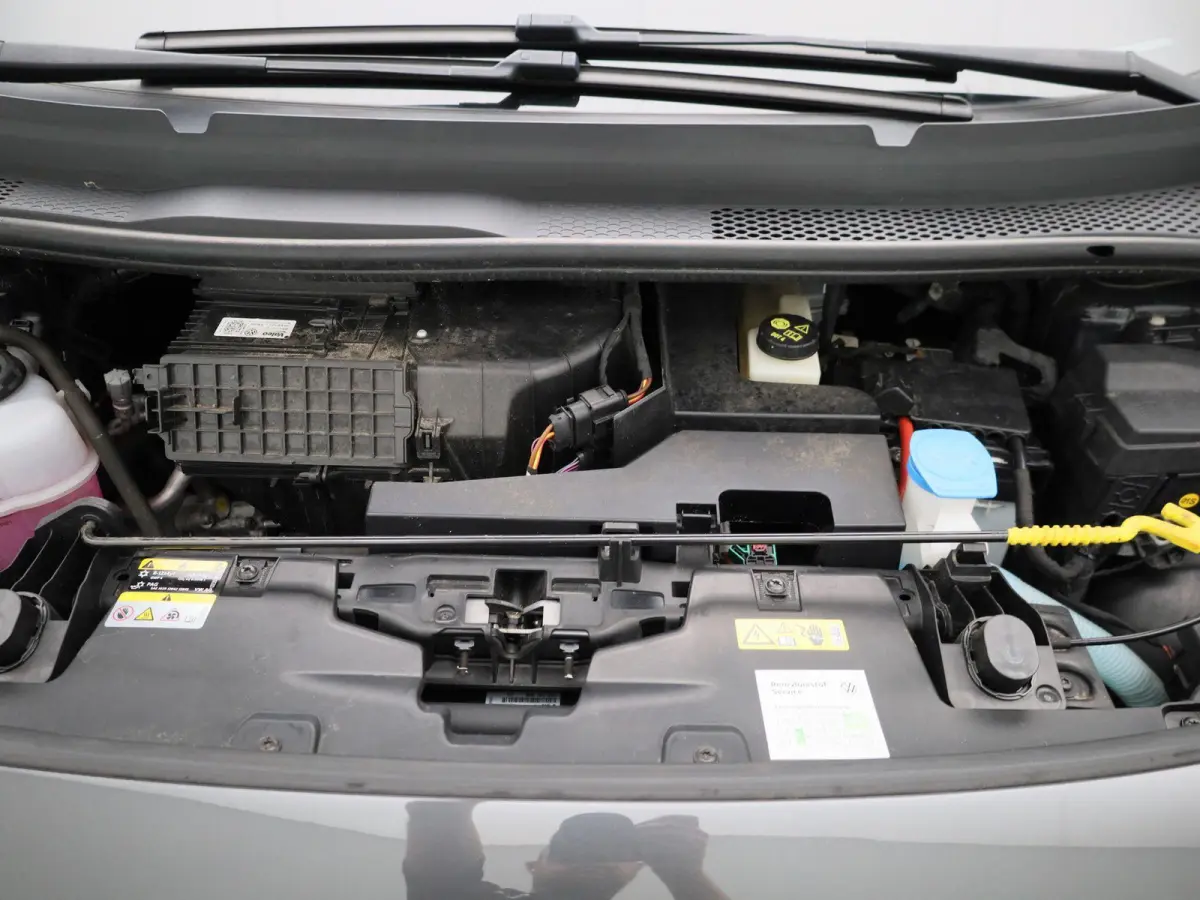 First Plus 58 kWh 204 PK | Automaat | Navigatie | Camera | Stoelverwarming | Keyless | Adaptive Cruise Control | Parkeersensoren | Apple Carplay | Android Auto | LED Matrix |
