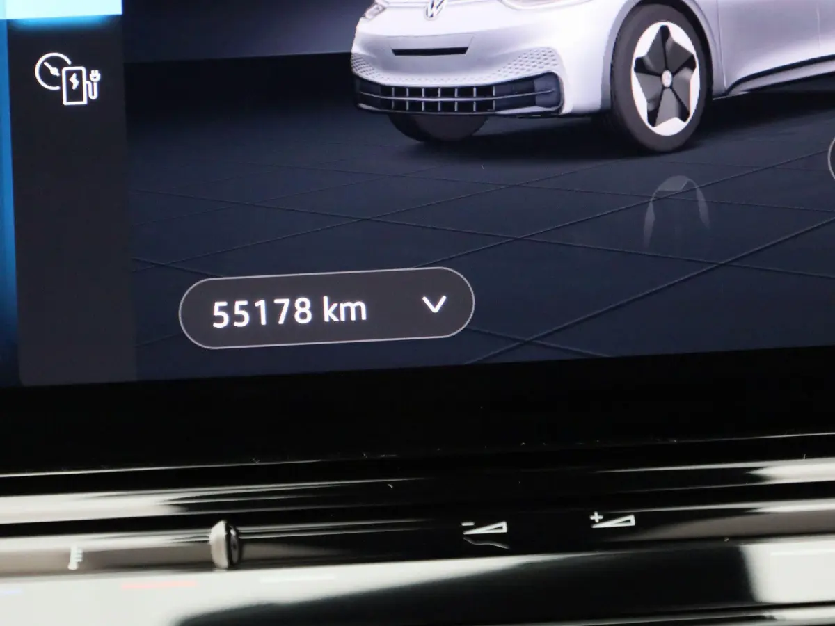 First Plus 58 kWh 204 PK | Automaat | Navigatie | Camera | Stoelverwarming | Keyless | Adaptive Cruise Control | Parkeersensoren | Apple Carplay | Android Auto | LED Matrix |