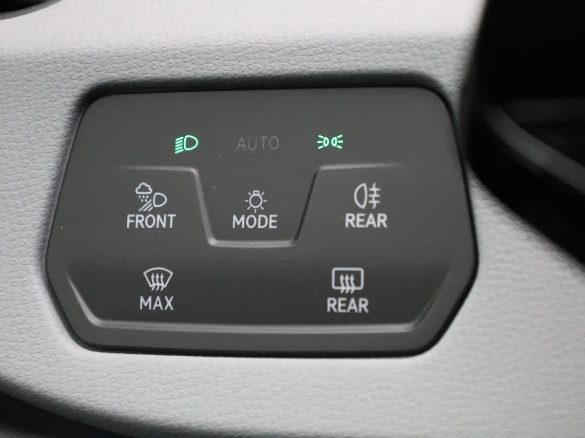 First Plus 58 kWh 204 PK | Automaat | Navigatie | Camera | Stoelverwarming | Keyless | Adaptive Cruise Control | Parkeersensoren | Apple Carplay | Android Auto | LED Matrix |