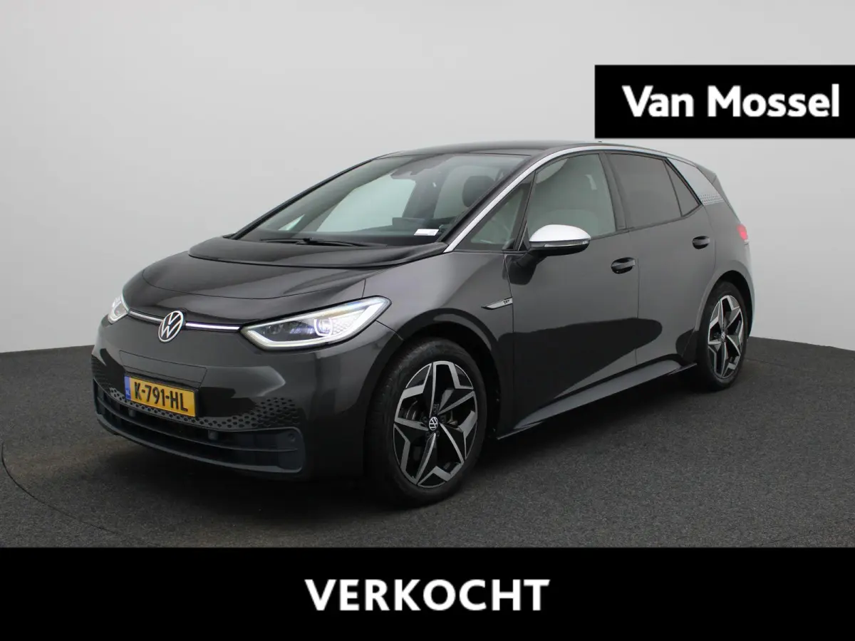 First Plus 58 kWh 204 PK | Automaat | Navigatie | Camera | Stoelverwarming | Keyless | Adaptive Cruise Control | Parkeersensoren | Apple Carplay | Android Auto | LED Matrix |