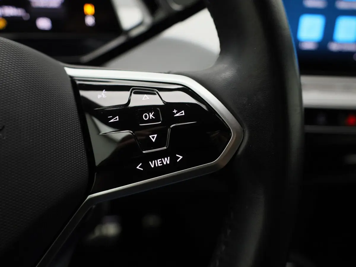 First Plus 58 kWh 204 PK | Automaat | Navigatie | Camera | Stoelverwarming | Keyless | Adaptive Cruise Control | Parkeersensoren | Apple Carplay | Android Auto | LED Matrix |