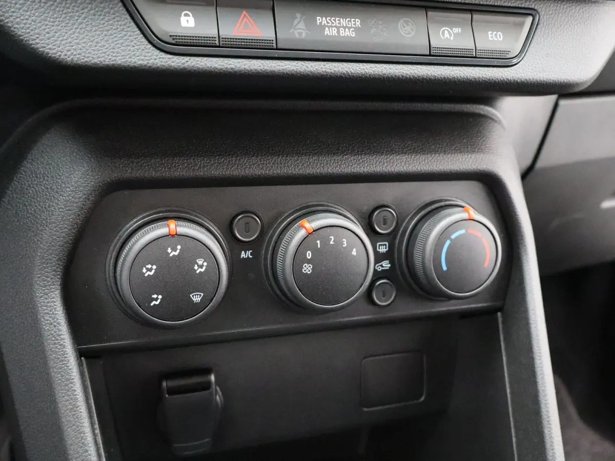 TCe 100 Bi-Fuel Essential | Airco | Trekhaak |