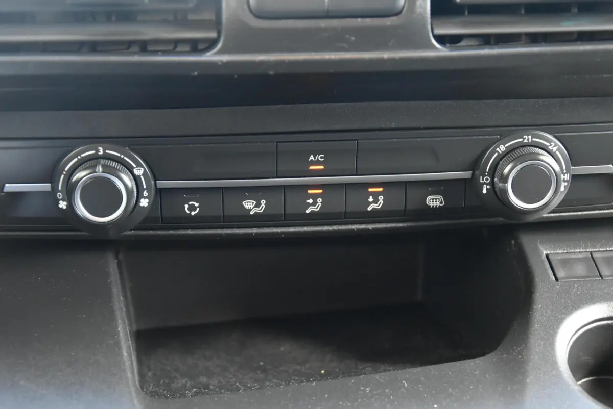 1.5D Airco Cruise Navi Apple Carplay PDC Euro 6