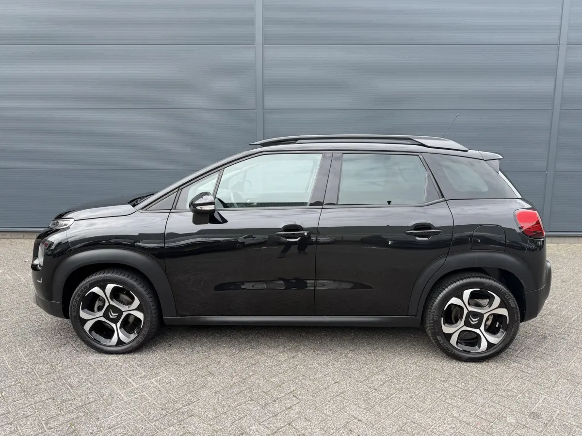 110pk Shine (Trekhaak - Camera - Parkeersensoren V+A - Automatische Airco - Navigatie - Apple Carplay)
