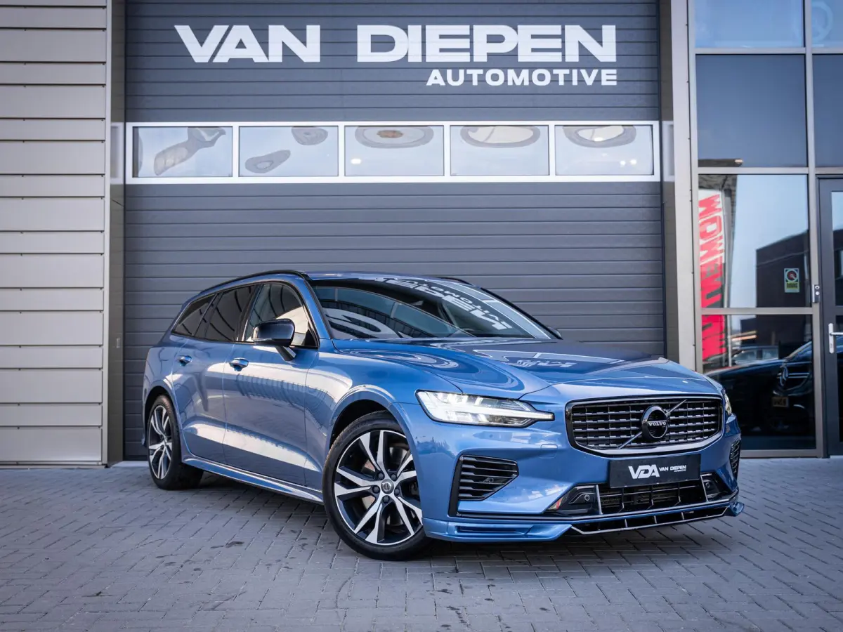 2.0 T8 Recharge AWD R-Design - HEICO Pack l ACC l Pano l H/Kardon l Memory
