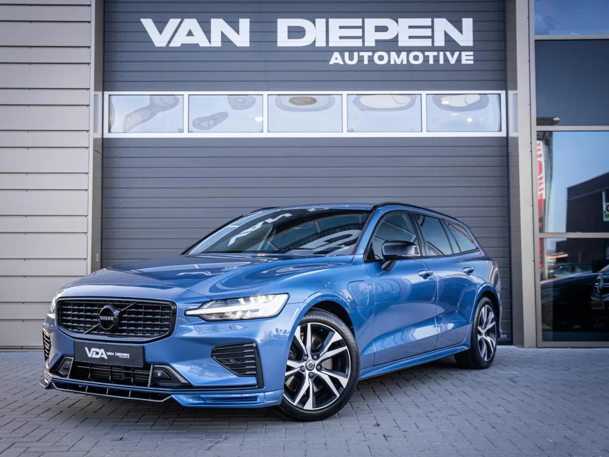 2.0 T8 Recharge AWD R-Design - HEICO Pack l ACC l Pano l H/Kardon l Memory