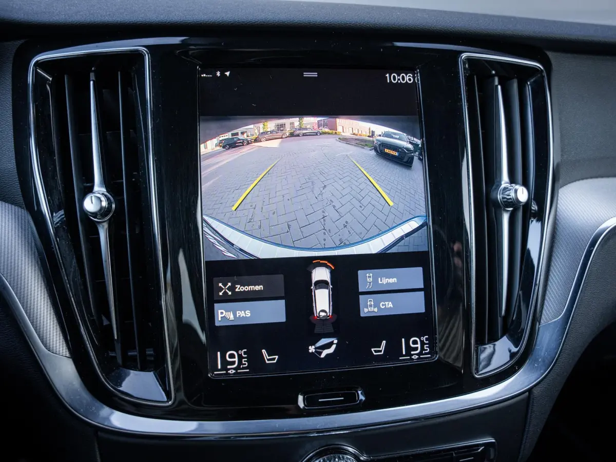 2.0 T8 Recharge AWD R-Design - HEICO Pack l ACC l Pano l H/Kardon l Memory
