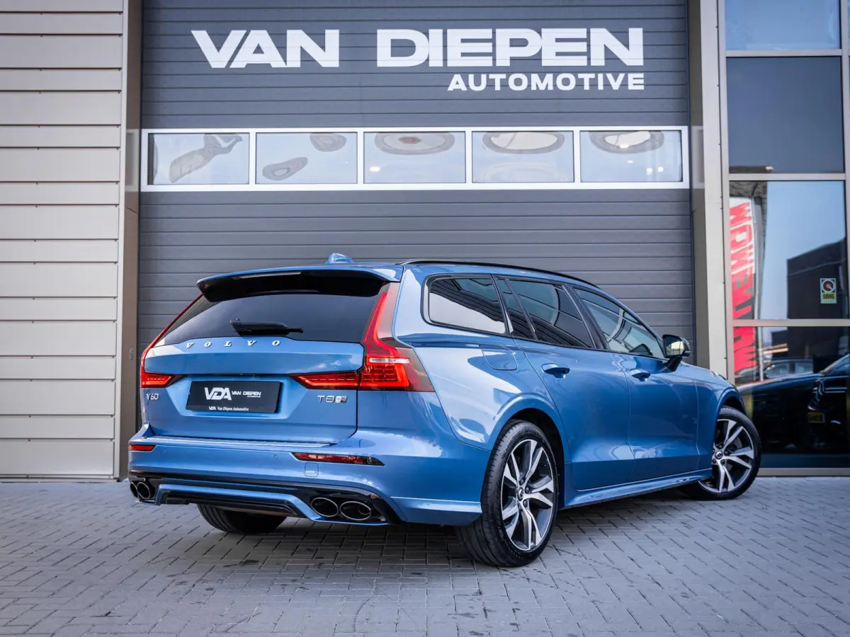 2.0 T8 Recharge AWD R-Design - HEICO Pack l ACC l Pano l H/Kardon l Memory
