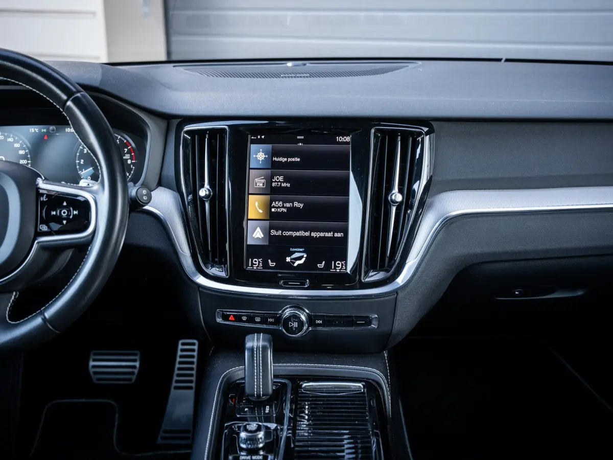 2.0 T8 Recharge AWD R-Design - HEICO Pack l ACC l Pano l H/Kardon l Memory