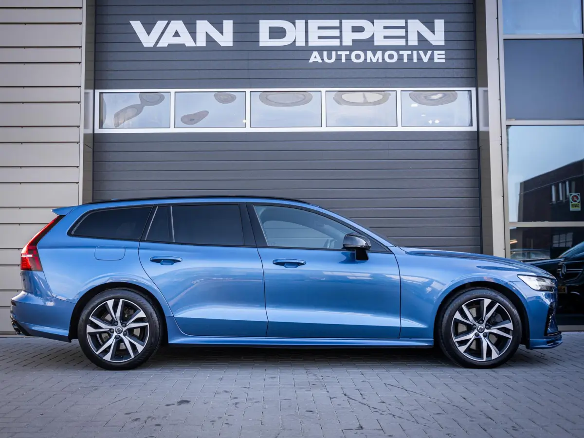 2.0 T8 Recharge AWD R-Design - HEICO Pack l ACC l Pano l H/Kardon l Memory