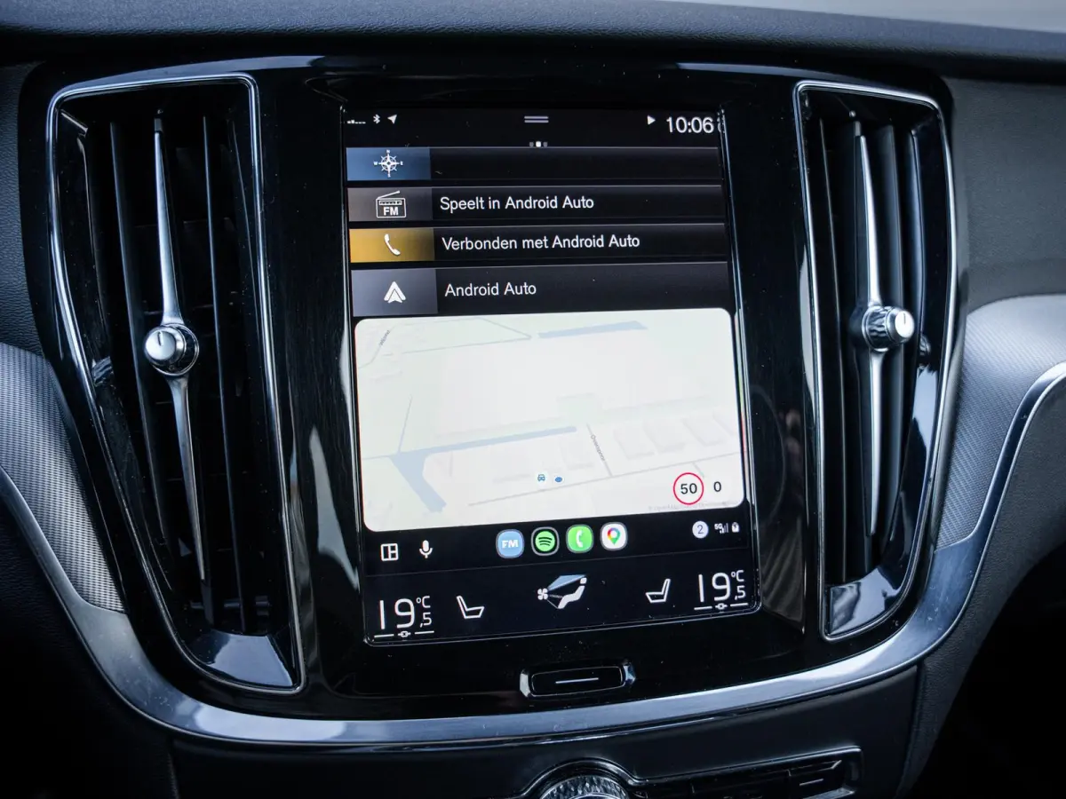 2.0 T8 Recharge AWD R-Design - HEICO Pack l ACC l Pano l H/Kardon l Memory