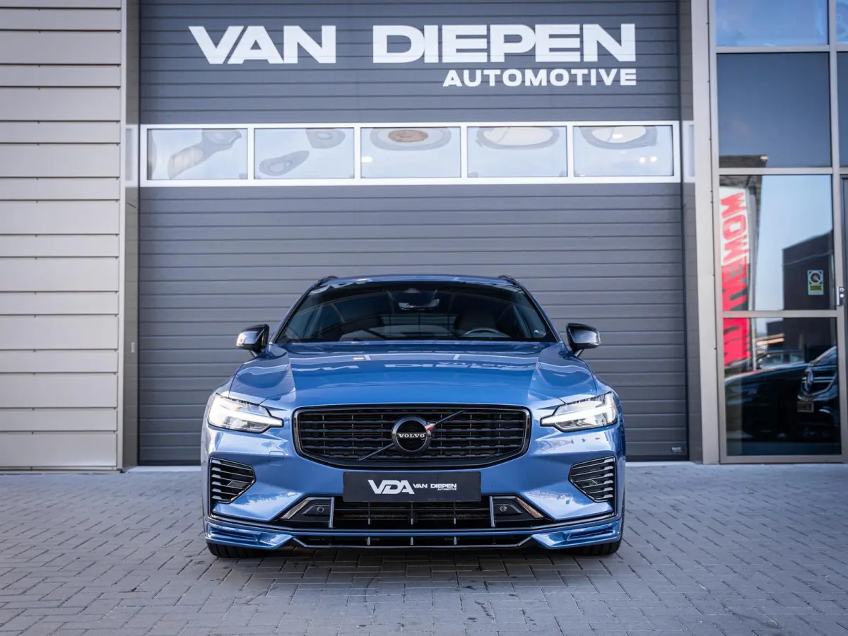 2.0 T8 Recharge AWD R-Design - HEICO Pack l ACC l Pano l H/Kardon l Memory