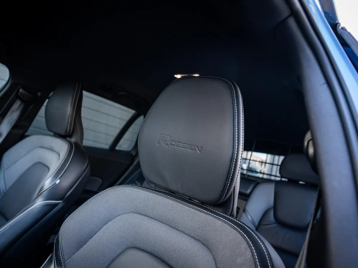 2.0 T8 Recharge AWD R-Design - HEICO Pack l ACC l Pano l H/Kardon l Memory