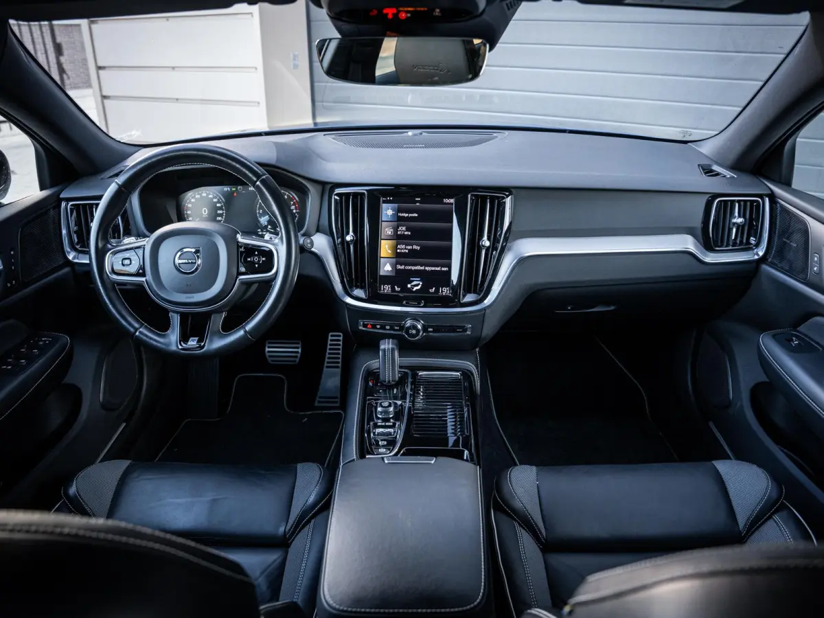 2.0 T8 Recharge AWD R-Design - HEICO Pack l ACC l Pano l H/Kardon l Memory