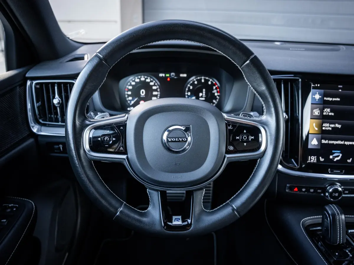 2.0 T8 Recharge AWD R-Design - HEICO Pack l ACC l Pano l H/Kardon l Memory