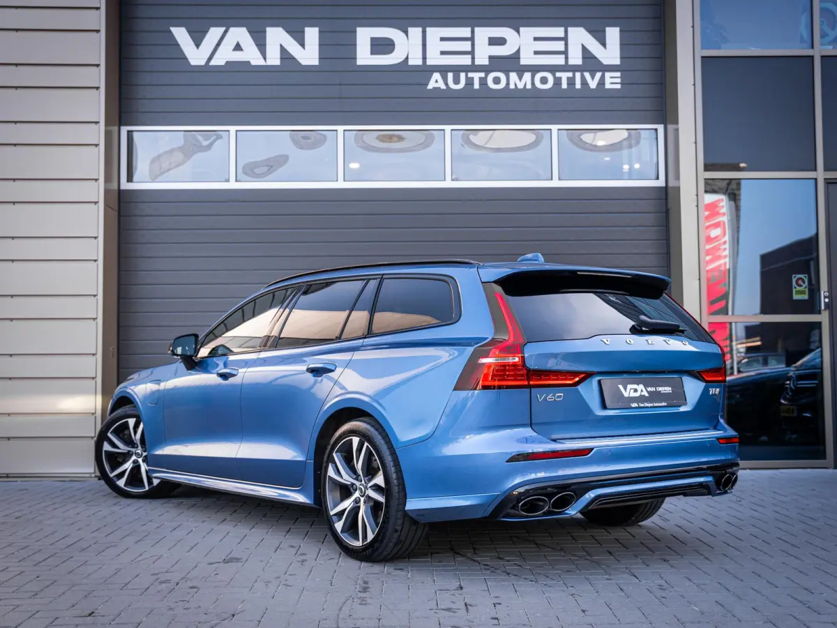 2.0 T8 Recharge AWD R-Design - HEICO Pack l ACC l Pano l H/Kardon l Memory