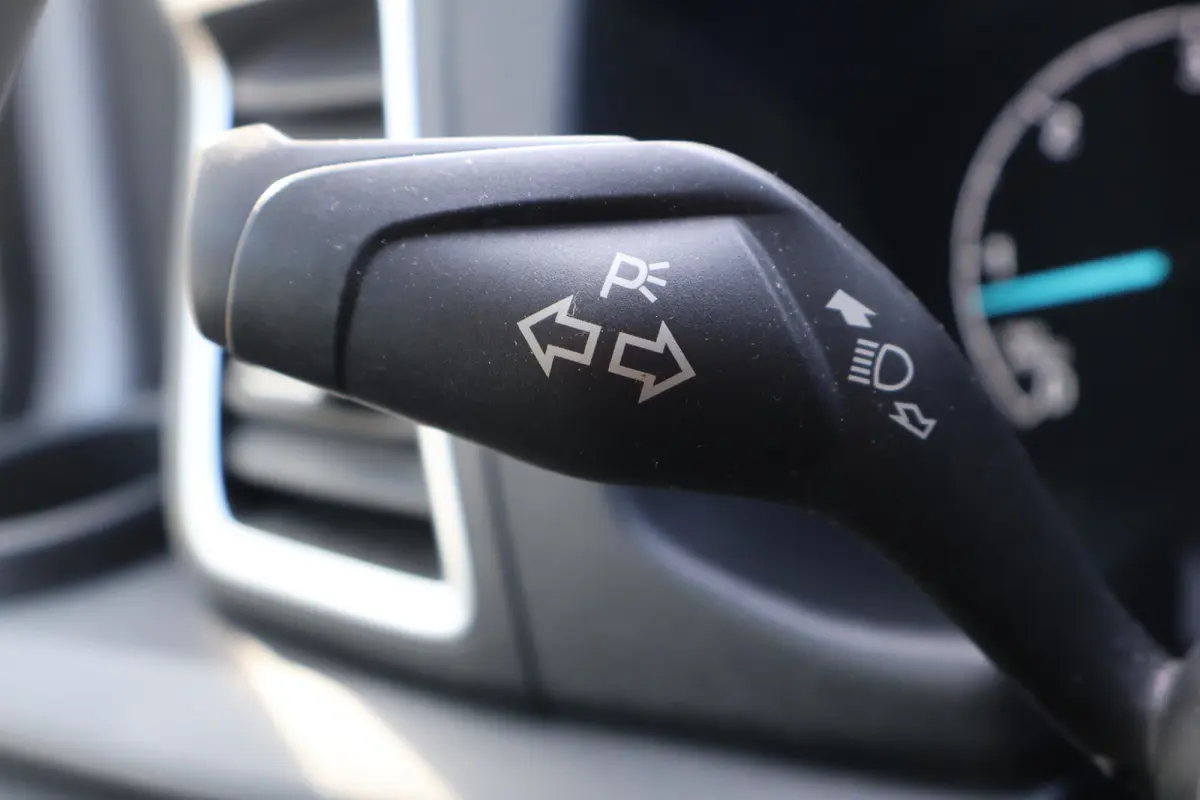 2.0 TDCI L2H1 Limited DC Automaat Airco Trekhaak