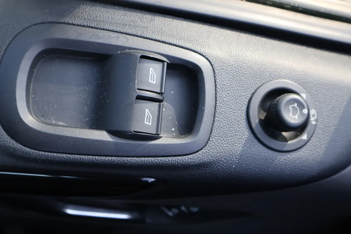 2.0 TDCI L2H1 Limited DC Automaat Airco Trekhaak