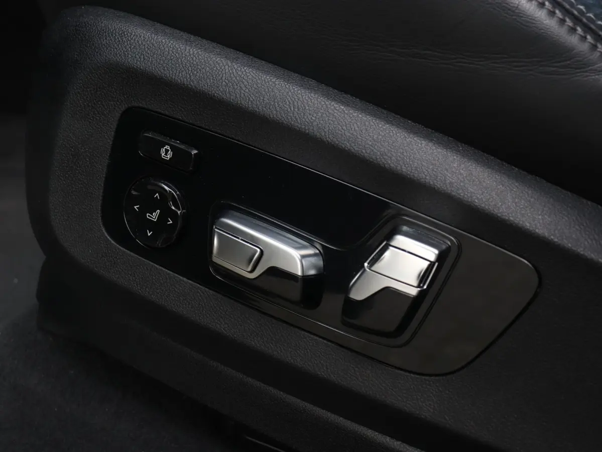 xDrive50e | SoH 100% | M Sportpakket Pro | Panodak | Trekhaak | Driving Assistant Prof. | M Multifunctionele Stoelen | Harman Kardon | Stoelmassage | Soft Close | M-Performance | 22'' LMV