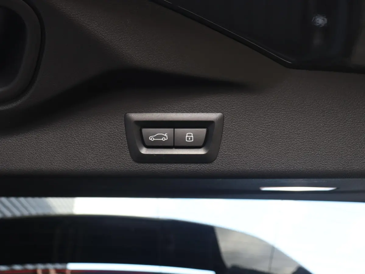 xDrive50e | SoH 100% | M Sportpakket Pro | Panodak | Trekhaak | Driving Assistant Prof. | M Multifunctionele Stoelen | Harman Kardon | Stoelmassage | Soft Close | M-Performance | 22'' LMV