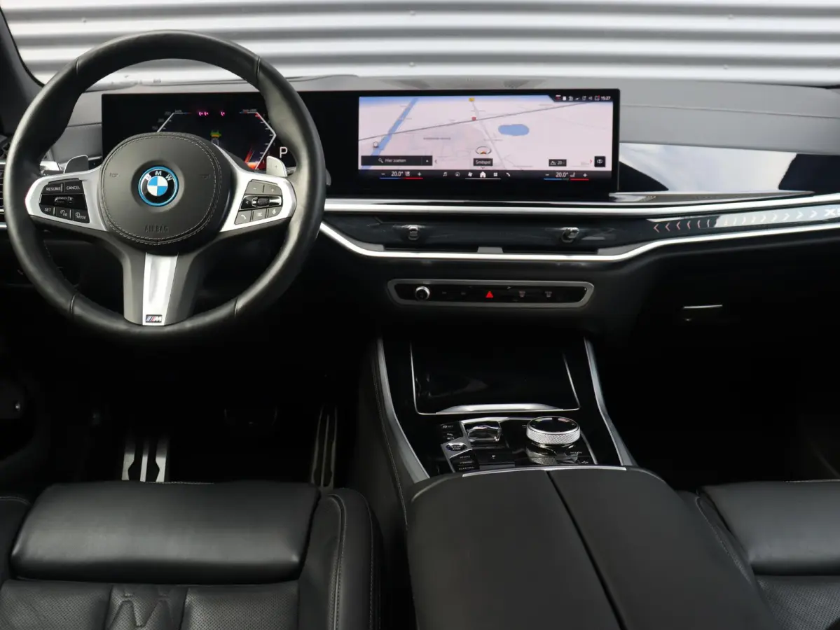 xDrive50e | SoH 100% | M Sportpakket Pro | Panodak | Trekhaak | Driving Assistant Prof. | M Multifunctionele Stoelen | Harman Kardon | Stoelmassage | Soft Close | M-Performance | 22'' LMV