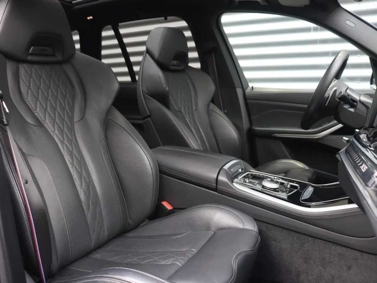 xDrive50e | SoH 100% | M Sportpakket Pro | Panodak | Trekhaak | Driving Assistant Prof. | M Multifunctionele Stoelen | Harman Kardon | Stoelmassage | Soft Close | M-Performance | 22'' LMV