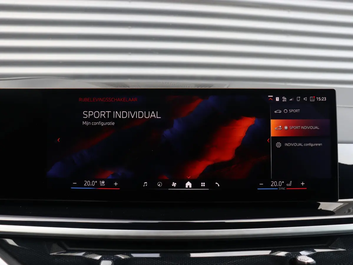 xDrive50e | SoH 100% | M Sportpakket Pro | Panodak | Trekhaak | Driving Assistant Prof. | M Multifunctionele Stoelen | Harman Kardon | Stoelmassage | Soft Close | M-Performance | 22'' LMV